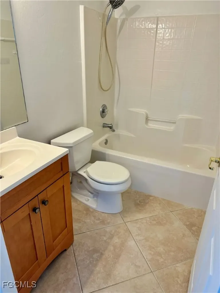 1512 SE 2nd Place Cape Coral FL 33990