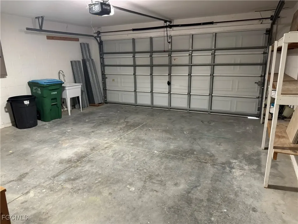 1512 SE 2nd Place Cape Coral FL 33990