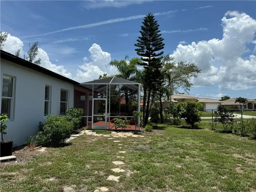 1512 SE 2nd Place Cape Coral FL 33990