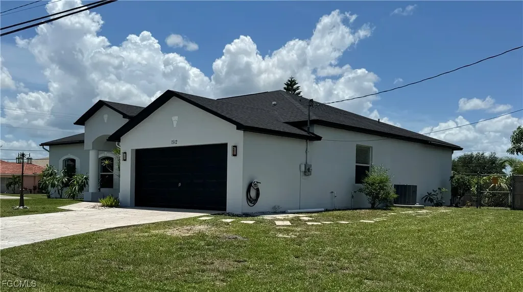 1512 SE 2nd Place Cape Coral FL 33990