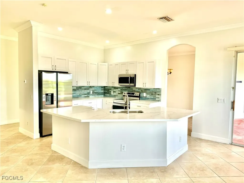 1512 SE 2nd Place Cape Coral FL 33990