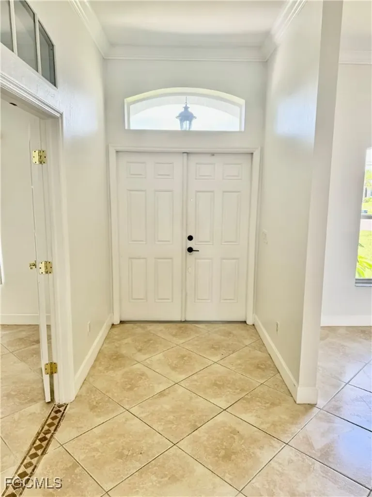 1512 SE 2nd Place Cape Coral FL 33990