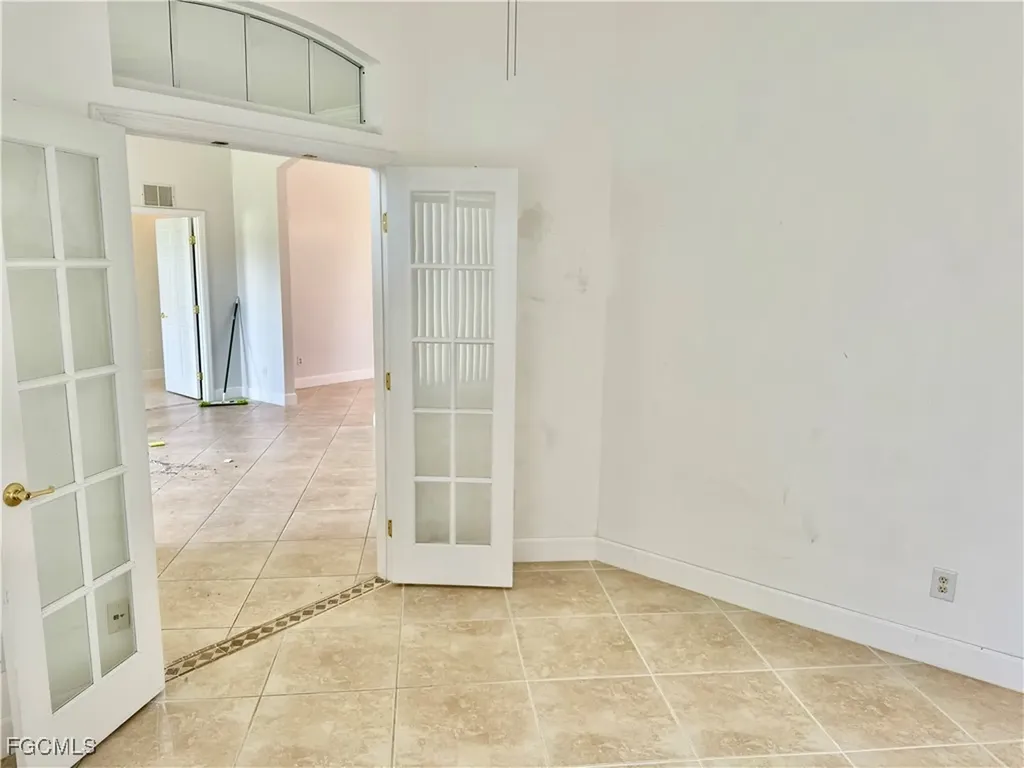 1512 SE 2nd Place Cape Coral FL 33990