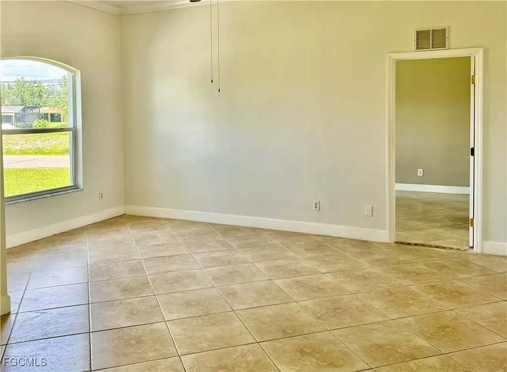 1512 SE 2nd Place Cape Coral FL 33990