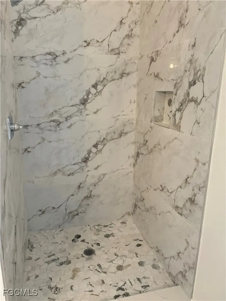 1512 SE 2nd Place Cape Coral FL 33990