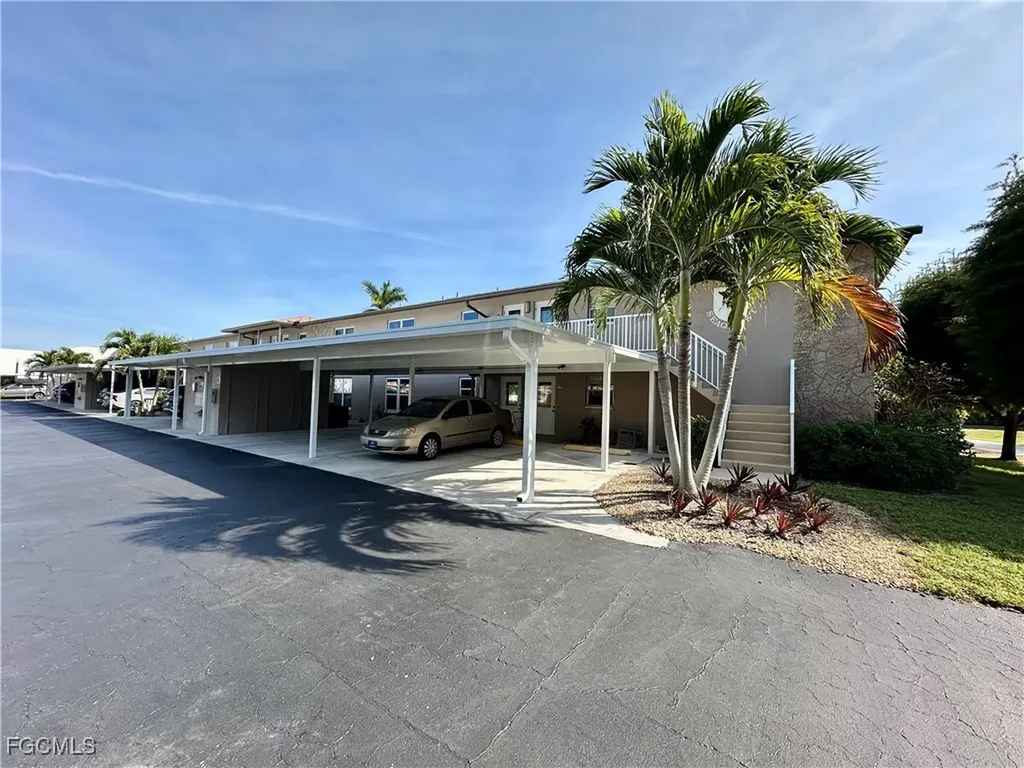 Cape Coral FL, 4563 SE 5th Place, Unit 205