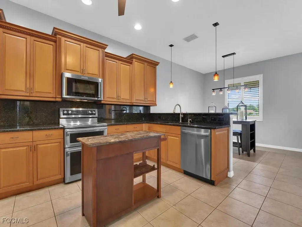 1507 NW 27th Place Cape Coral FL 33993