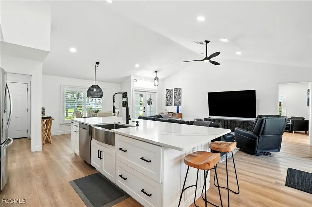 2314 SE 18th Avenue Cape Coral FL 33990