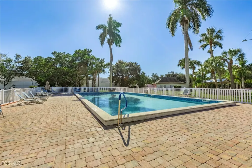 536 Pangola Drive North Fort Myers FL 33903