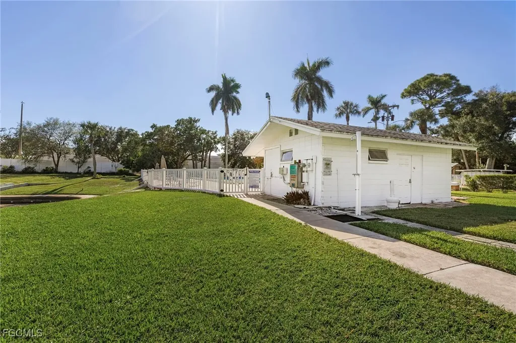 536 Pangola Drive North Fort Myers FL 33903