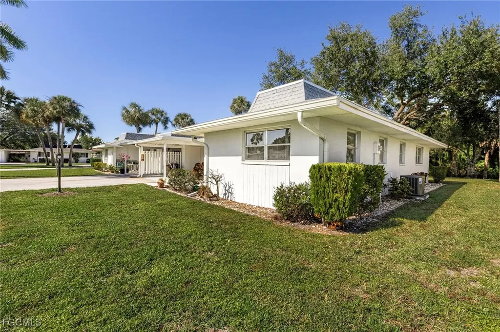 536 Pangola Drive North Fort Myers FL 33903