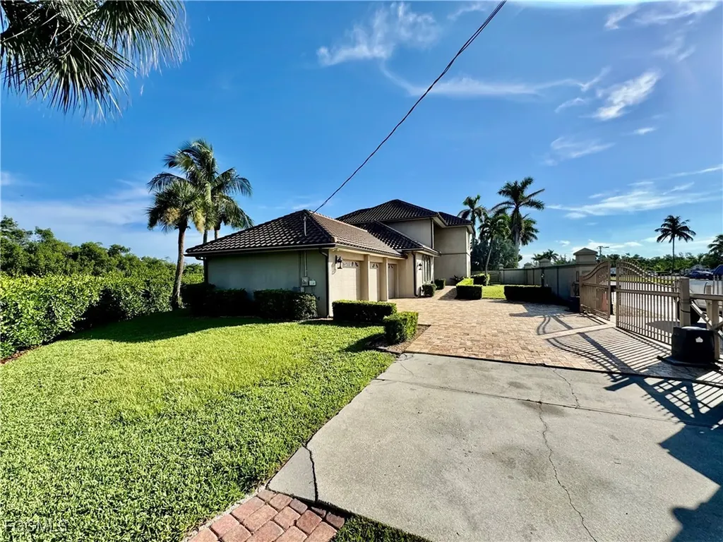 14370 Mcgregor Boulevard Fort Myers FL 33919