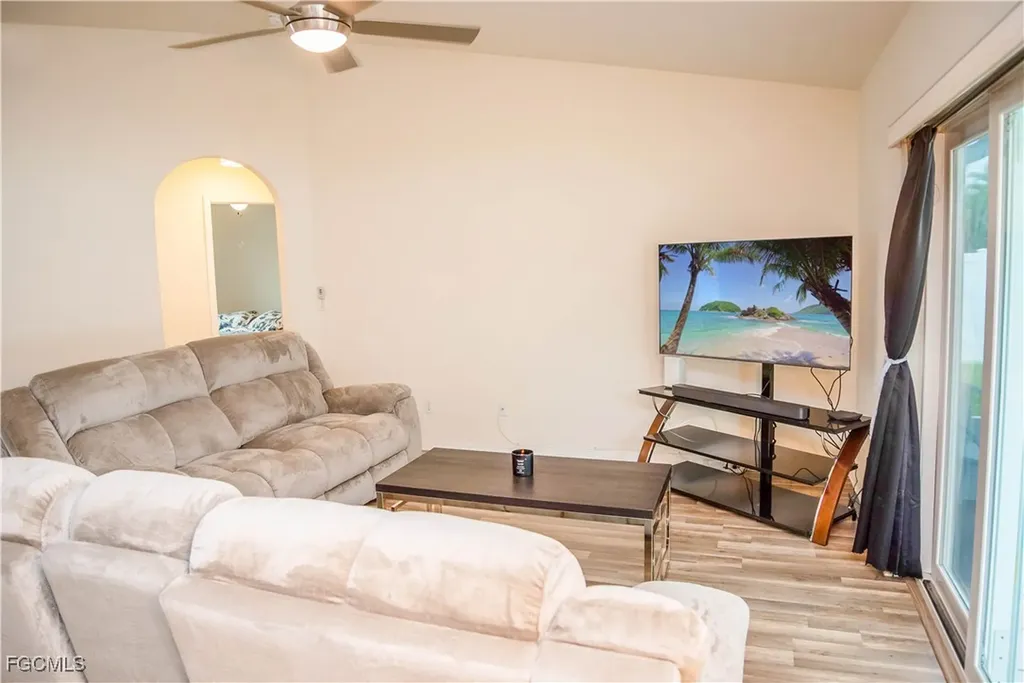 1319 SE 39th Terrace Cape Coral FL 33904