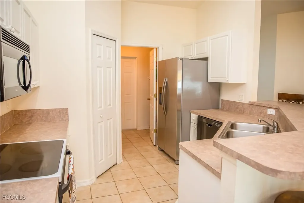 1319 SE 39th Terrace Cape Coral FL 33904