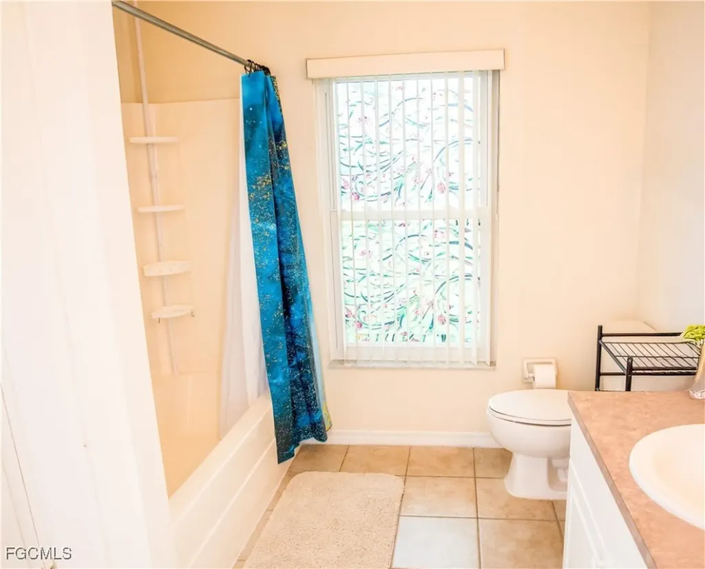 1319 SE 39th Terrace Cape Coral FL 33904