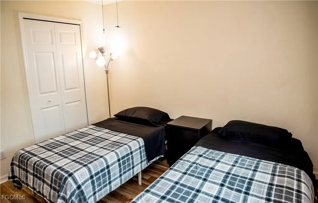 1319 SE 39th Terrace Cape Coral FL 33904