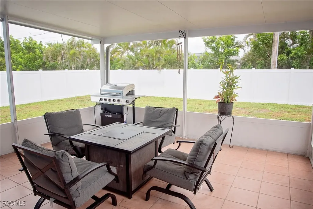 1319 SE 39th Terrace Cape Coral FL 33904