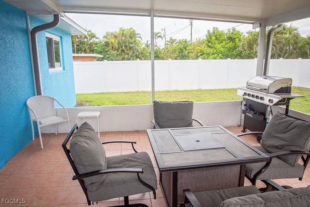 1319 SE 39th Terrace Cape Coral FL 33904