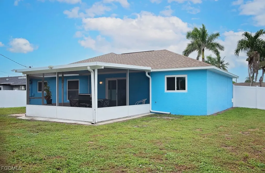 1319 SE 39th Terrace Cape Coral FL 33904