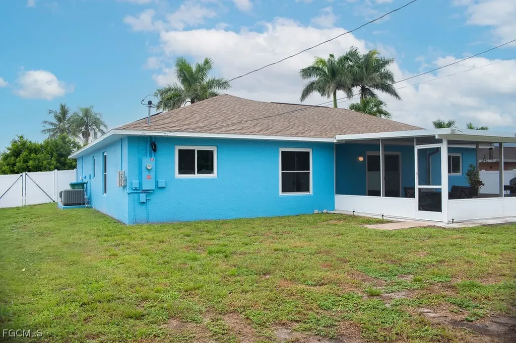 1319 SE 39th Terrace Cape Coral FL 33904