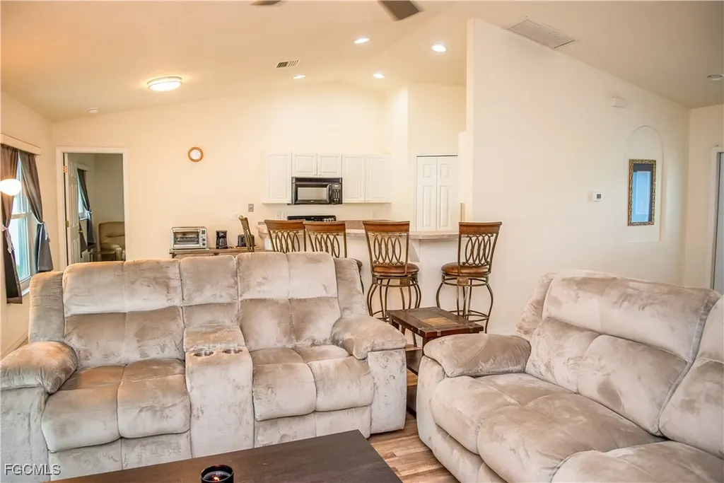 1319 SE 39th Terrace Cape Coral FL 33904