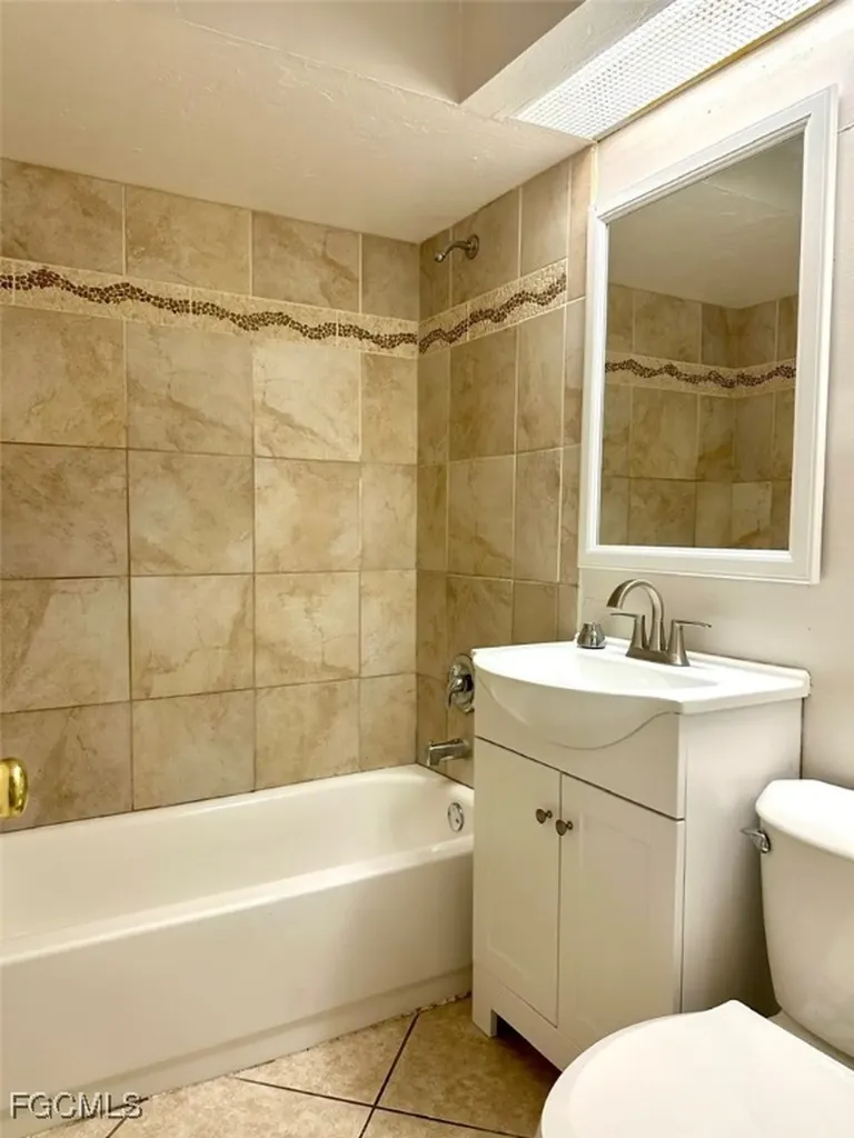 2400 Hunter Terrace Fort Myers FL 33901