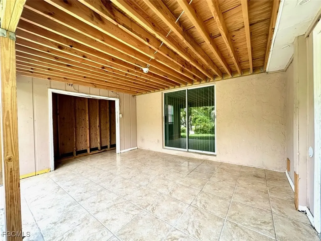 2400 Hunter Terrace Fort Myers FL 33901