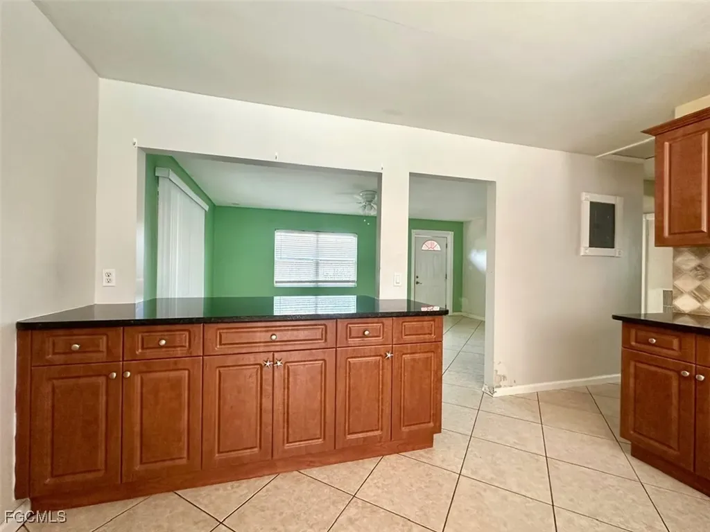 2400 Hunter Terrace Fort Myers FL 33901