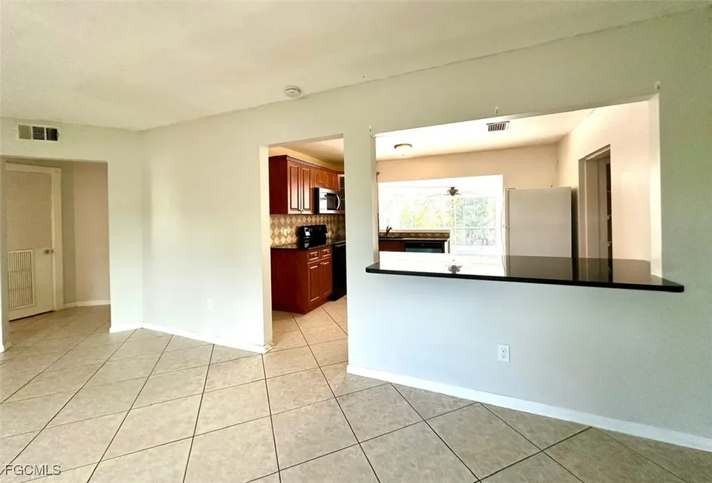 2400 Hunter Terrace Fort Myers FL 33901