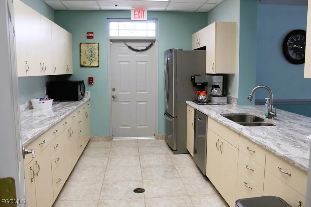 16685 Lake Circle Drive Fort Myers FL 33908