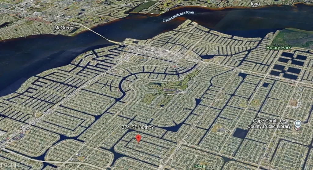 324 SE 30th Street Cape Coral FL 33904