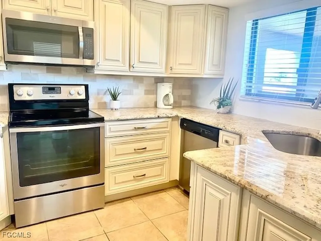 4240 Steamboat Bend Fort Myers FL 33919