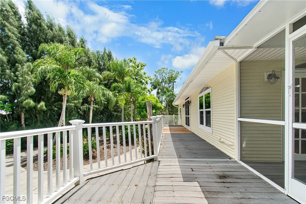 15560 S Pebble Lane Fort Myers FL 33912