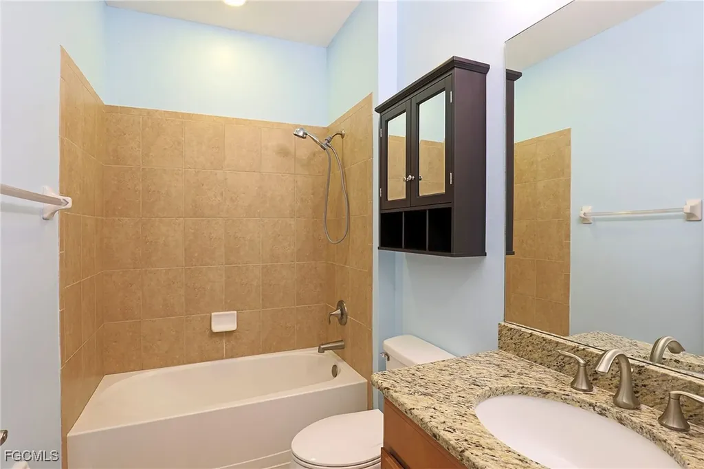 8100 Banyan Breeze Way Fort Myers FL 33908