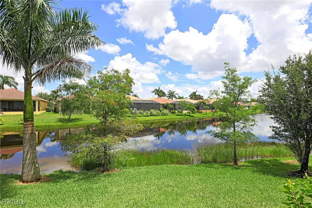 8100 Banyan Breeze Way Fort Myers FL 33908