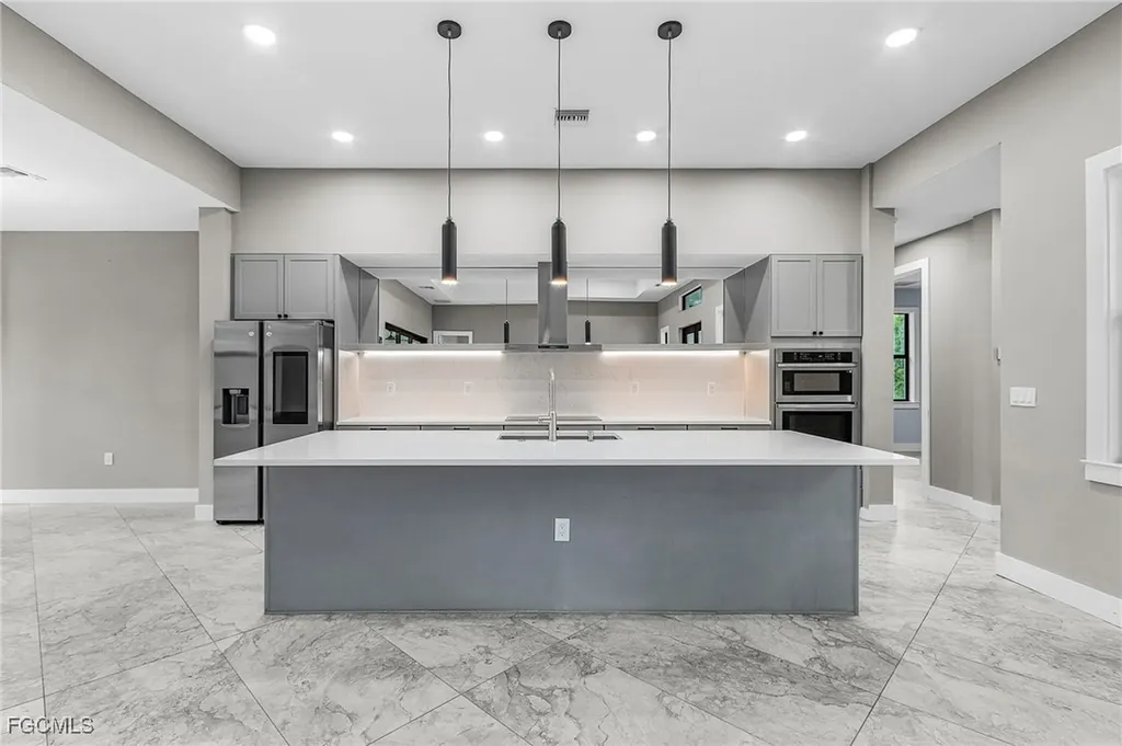 408 41st Avenue NE Naples FL 34120