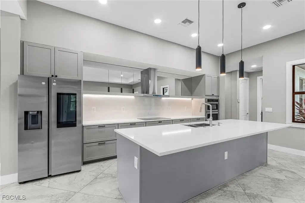 408 41st Avenue NE Naples FL 34120