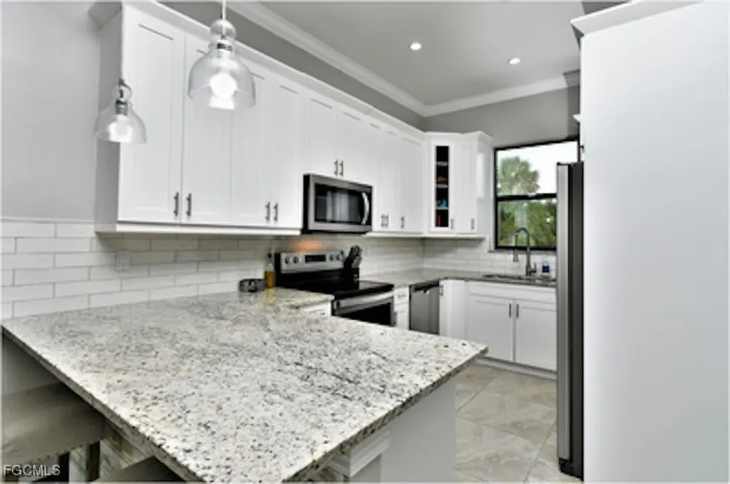 585 41st Avenue NW Naples FL 34120
