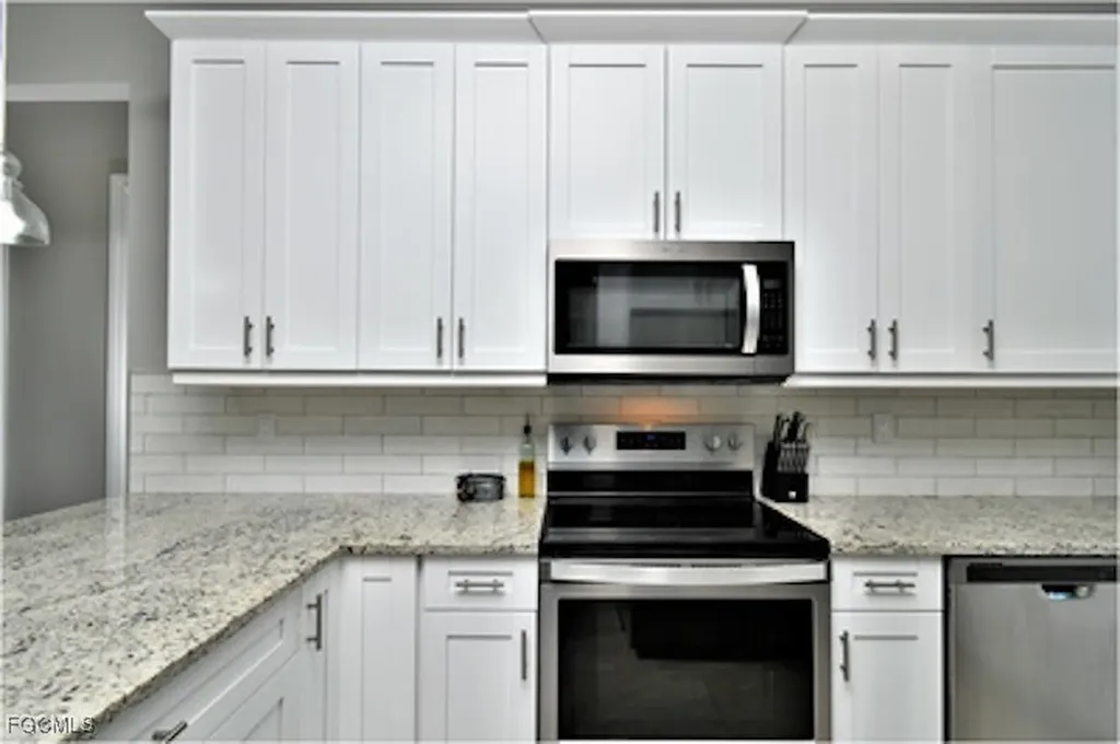 585 41st Avenue NW Naples FL 34120