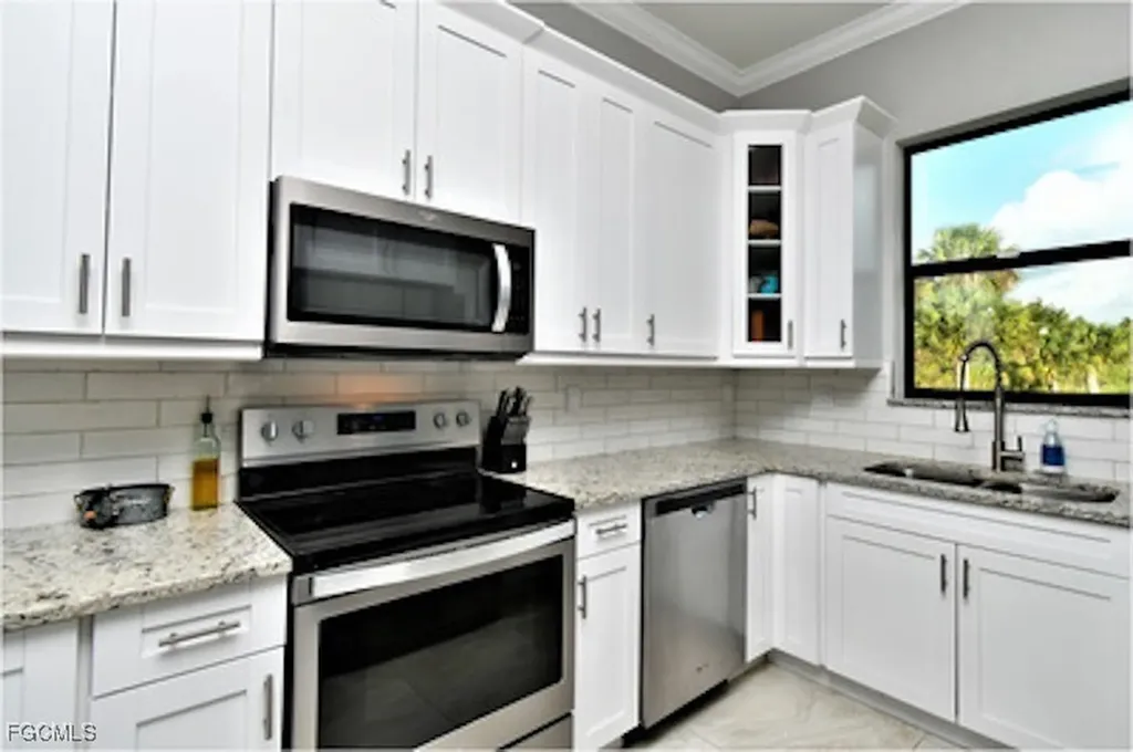 585 41st Avenue NW Naples FL 34120