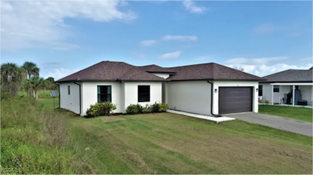 585 41st Avenue NW Naples FL 34120