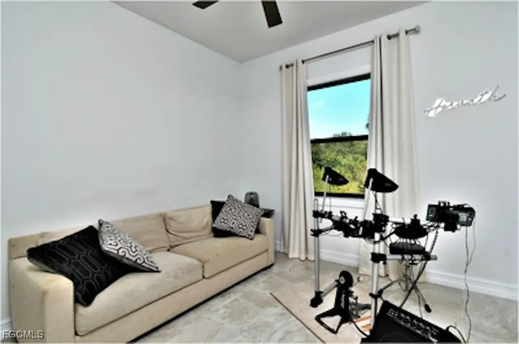585 41st Avenue NW Naples FL 34120