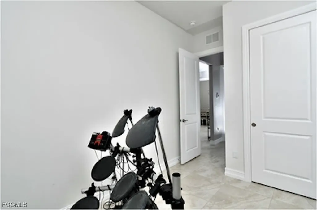 585 41st Avenue NW Naples FL 34120