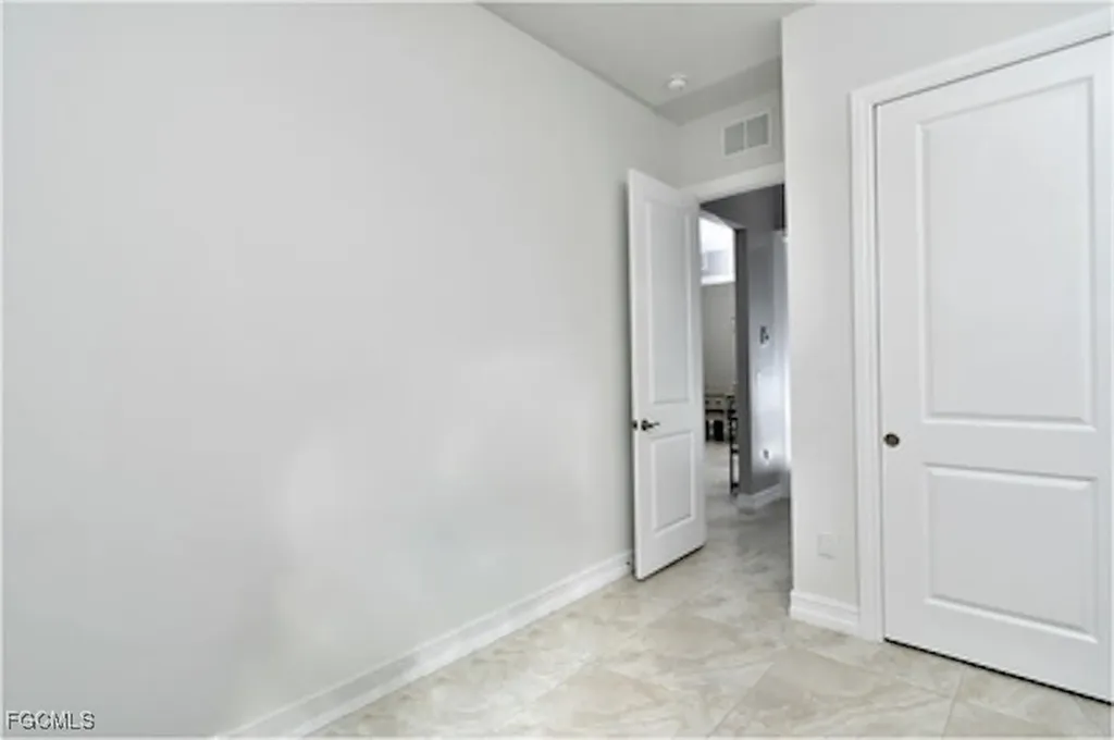 585 41st Avenue NW Naples FL 34120