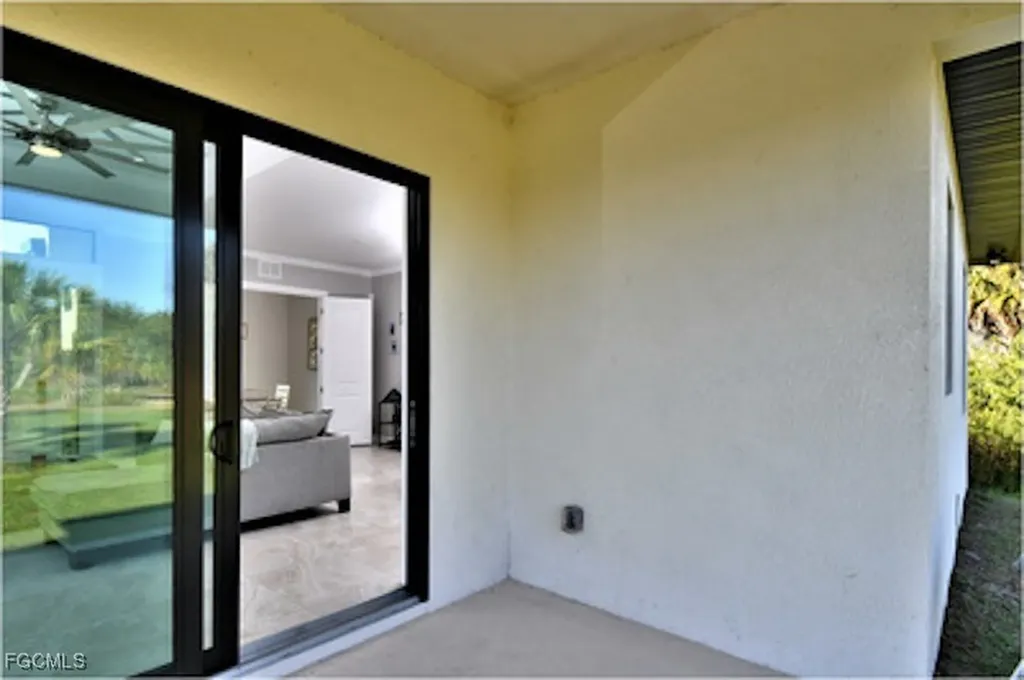 585 41st Avenue NW Naples FL 34120