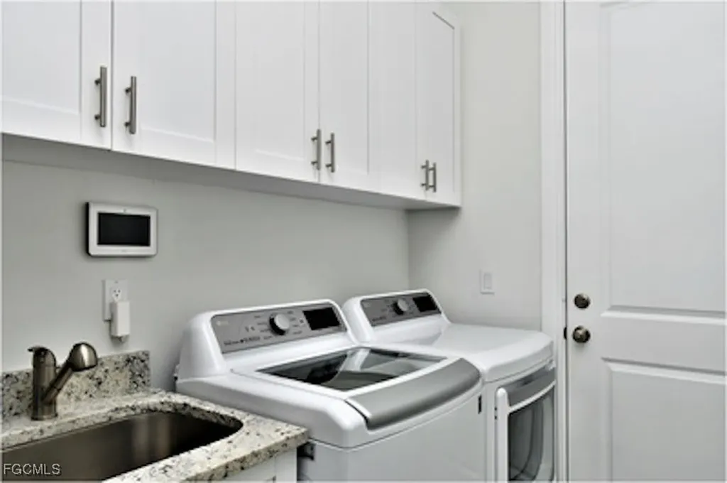 585 41st Avenue NW Naples FL 34120