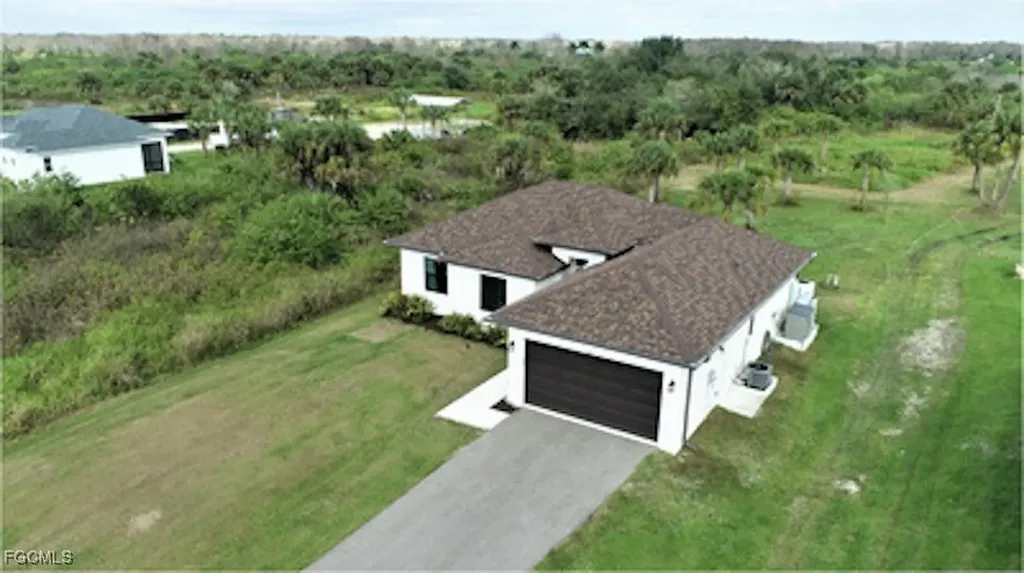 585 41st Avenue NW Naples FL 34120
