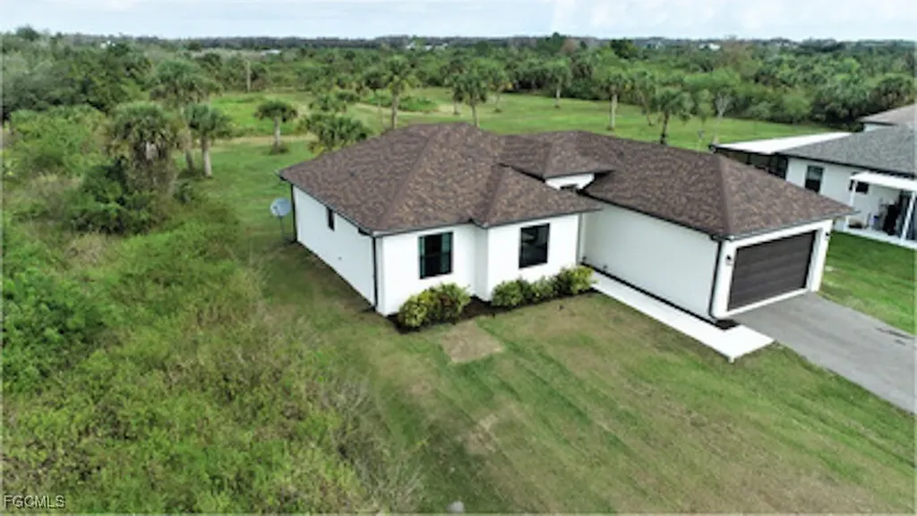 585 41st Avenue NW Naples FL 34120