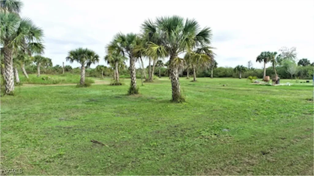 585 41st Avenue NW Naples FL 34120