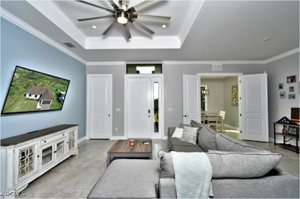 585 41st Avenue NW Naples FL 34120